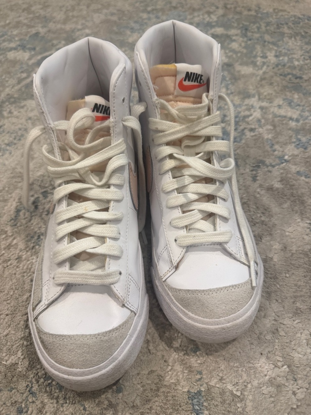 Nike Women’s Blazer Mid with Pale Pink Swoosh - Picture 2 of 5